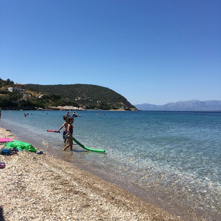 Eratous Seaside House Villa Agii Dimitrios ke Panteleimon Kültér fotó