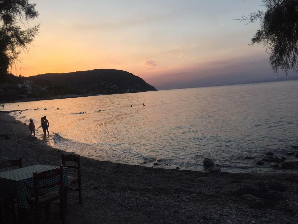 Eratous Seaside House Villa Agii Dimitrios ke Panteleimon Kültér fotó